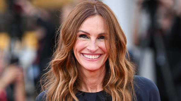 Julia Roberts’s Red Carpet Nails Are Surprisingly Rock ‘n Roll—See the Photos